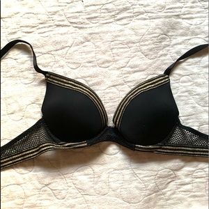 3/$15💕|| laSENZA black & gold glitter stripes, mesh and cross back bra 32A